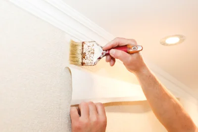 Pose de papier peint à Ruffiac — revêtements muraux et toiles de verre